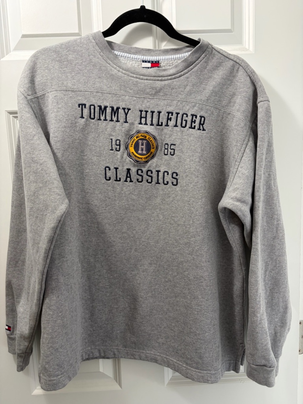 Vintage Tommy Hilfiger Grey Crewneck Sweatshirt